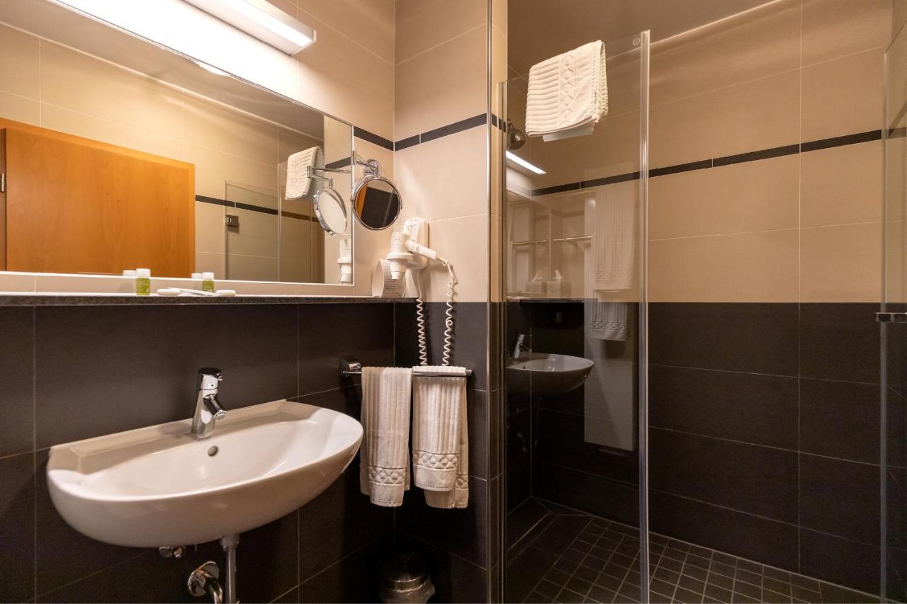 Hotel Garni " Am Domplatz" Ерфурт Екстер'єр фото
